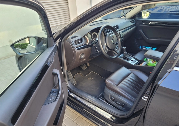 Skoda Superb cena 79999 przebieg: 198000, rok produkcji 2015 z Warszawa małe 46